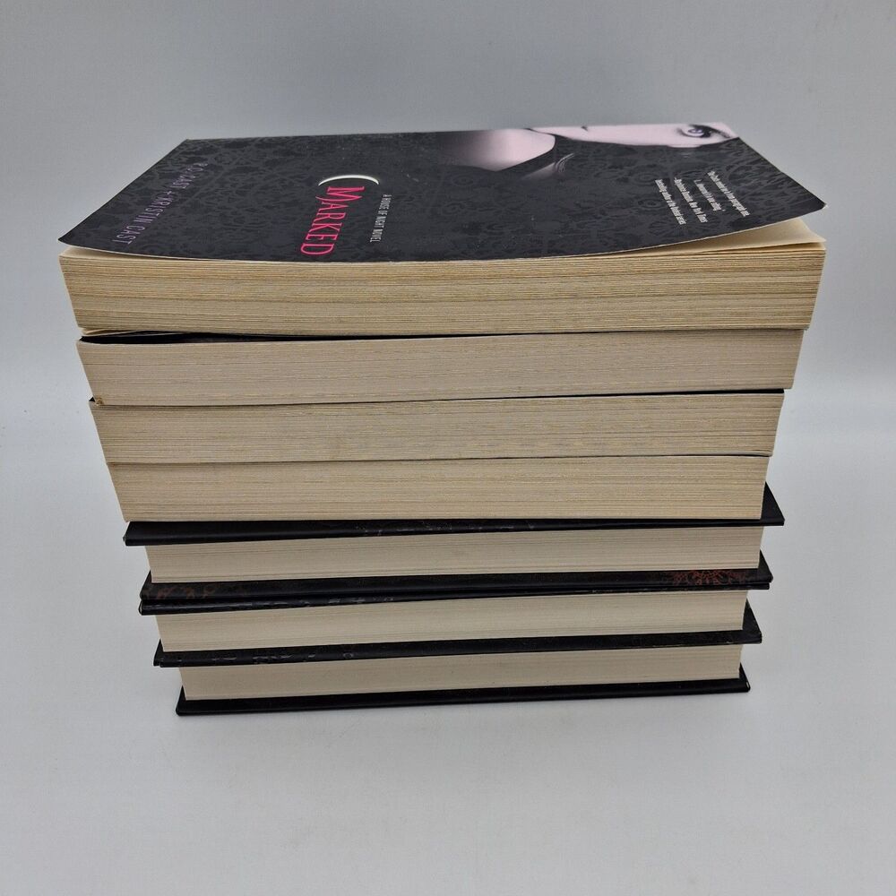 House of Night Book Series 1-7 Hardcover & Paperback P.C. Kristin Cast - Picture 3 of 5